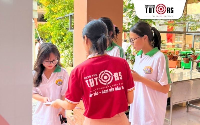 School Tour Nguyen Chi Thanh 9