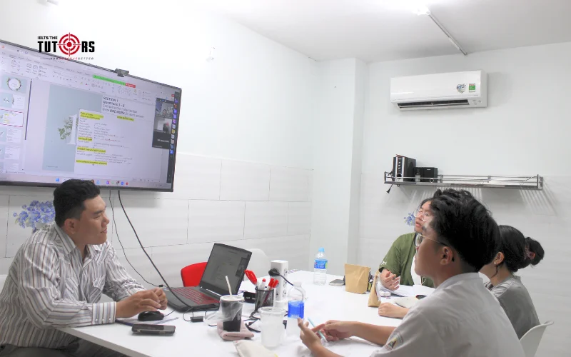 lớp học hybrid tương tác liên tục 1