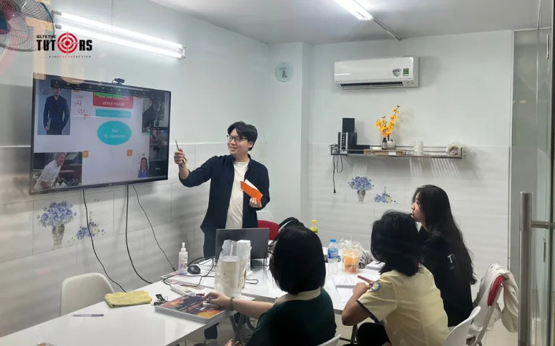 lớp học tại IELTS The Tutors 1_2807025