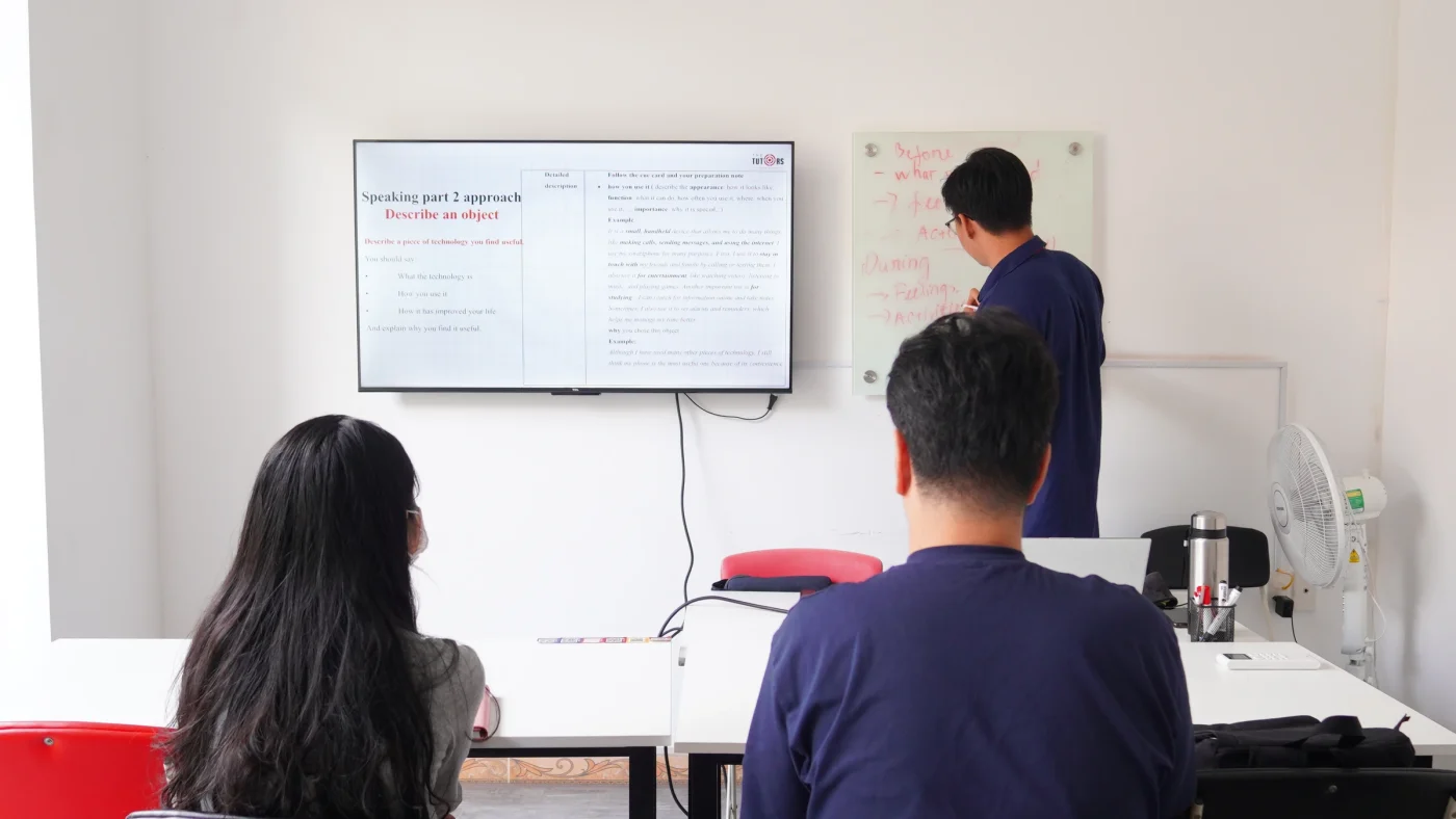 lớp học 1 kèm 2 tại IELTS The Tutors 020225